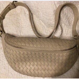 Mandrn Leather Sling Bag